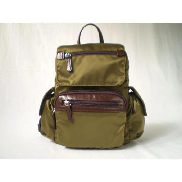 リュックサック　ライトナイロン（カーキ）