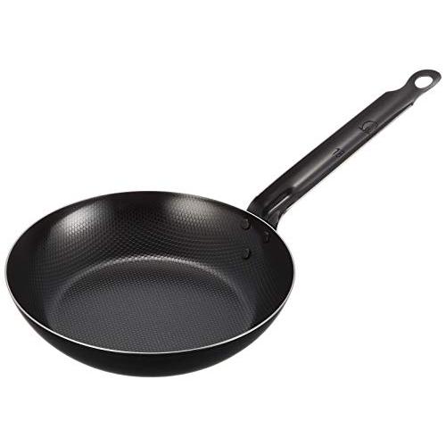 遠藤商事 TKG 鉄フライパン 18cm 表面凹凸模様のエンボス加工食材との接触面積が小さくなる為こ...