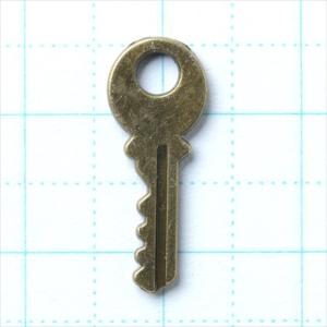 金古美 チャーム 1個 鍵 キー 丸 小さめ ...の詳細画像1