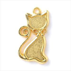 ミール皿 1枚 猫 ネコ g70 ゴールド 金 カンあり カン付き キャット レジン アクセサリー パーツ 型枠 モールド チャーム ハンドメイド ピアス イヤリング 手芸