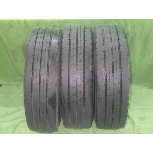 トラックタイヤ ダンロップSPLT50 215 70R17.5 3本【中古】