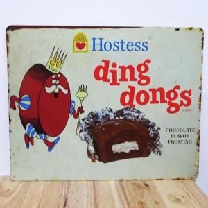 ブリキ看板 アンティーク Hostess Ding Dongs かわいい ガレージ プレート 可愛い 壁飾り 正規ライセンス品 アメリカン 雑貨 レトロ