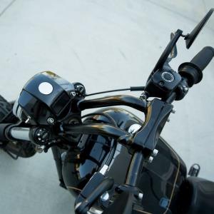 Biltwell アングル付スピードメータークランプ クローム : HD-PARTS