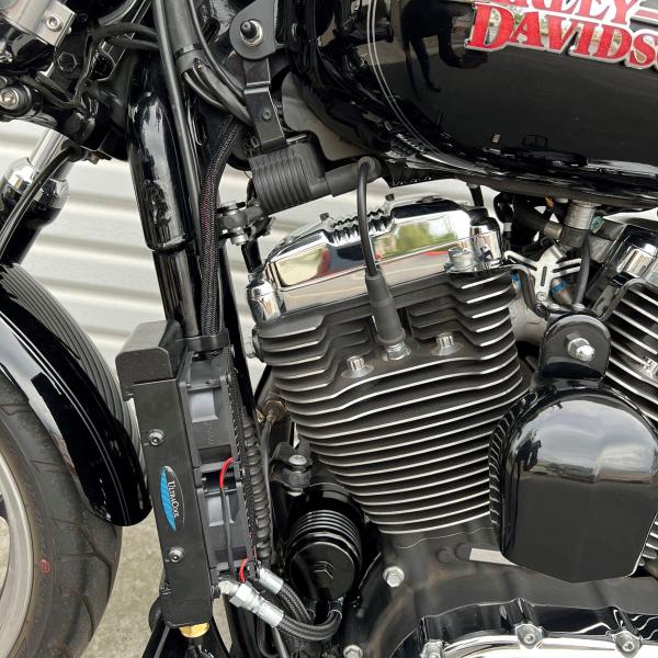 ハーレー XLスポーツスター ダウンチューブマウント・電動ファン付オイルクーラーキット ULTRA ...