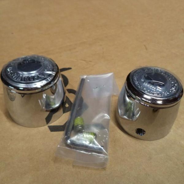 ハーレー純正 スポーツスター、ダイナ、ソフテイル、ツーリング スカル・フロントアクスルカバー (クロ...