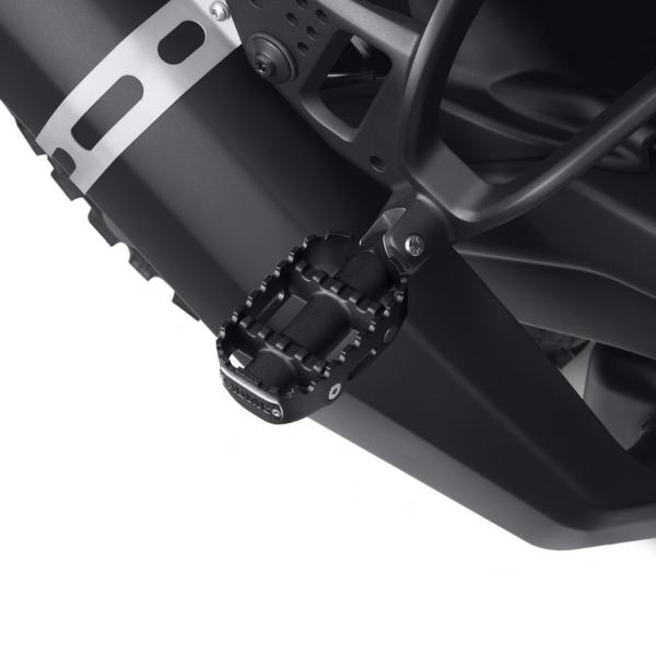 ハーレー純正 M8 ソフテイル用 80グリッド・パッセンジャーフットペグ ブラック 50501388...