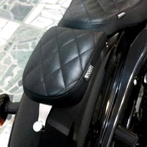 GLEAMING WORKS コブラ シート ブラック スポーツスター用 GW-3005