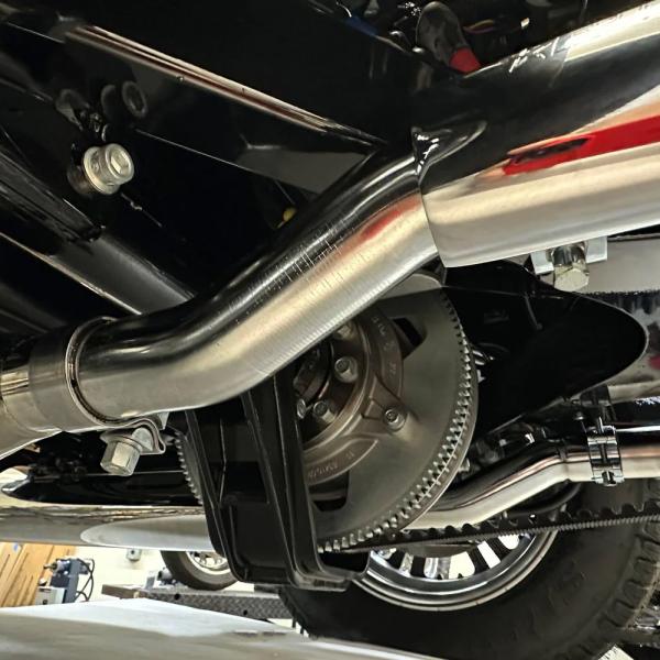 フリーダムパフォーマンス トゥルーデュアルエキゾーストパイプ用 トライクアダプターキット