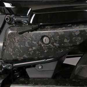 SPEEDRA ドライカーボン タンクコンソール （綾織り/艶あり） M8