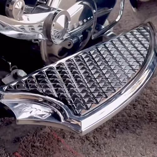 ツーリング、トライク ELEV8 ライダーフロアボード (クローム) CMC