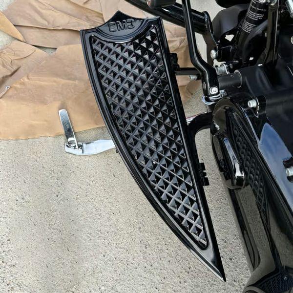 CMC ELEV8 フロアボード (オールブラック) M8ソフテイル