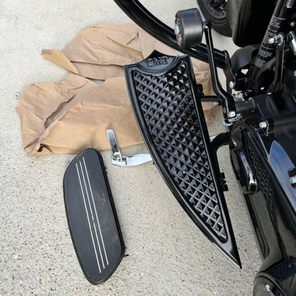 1986〜2017 FL ソフテイル ELEV8 ライダーフロアボード (ブラック) CMC