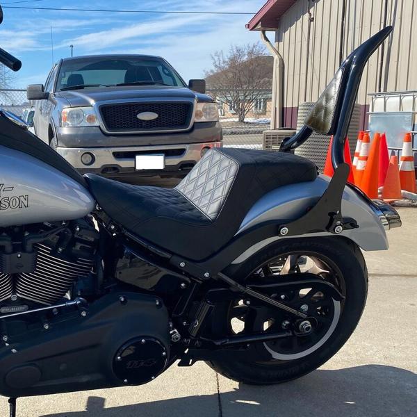 M8 ローライダー/S エクスカリバー・16インチバックレスト/DDステッチバックレスト付 (ブラッ...