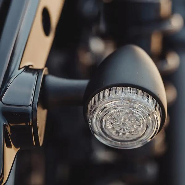 Cult Werk リアターンシグナル マウントプレート ハーレー ナイトスター