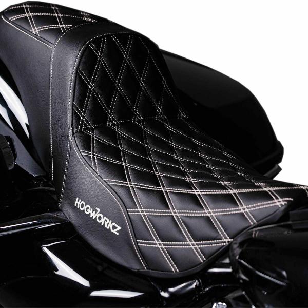 ハーレー ツーリングモデル RISE UP シート ダブルダイアモンド シルバーステッチ ホグワーク...