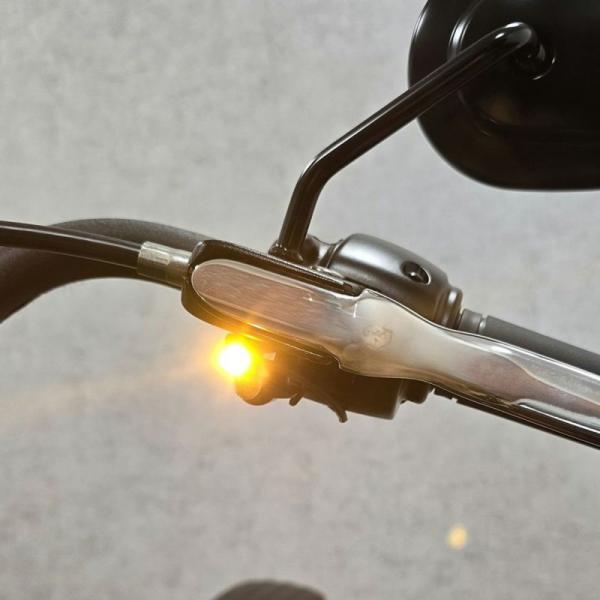 Kellermann ダッシュ ATTO M8ソフテイル用 左フロントウィンカー (マットブラック/...