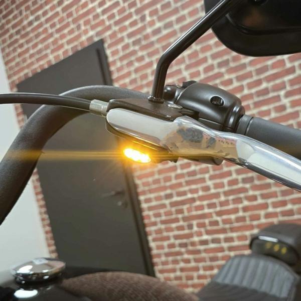 Kellermann ダッシュ マイクロ M8ソフテイル用 左フロントウィンカー (マットブラック/...