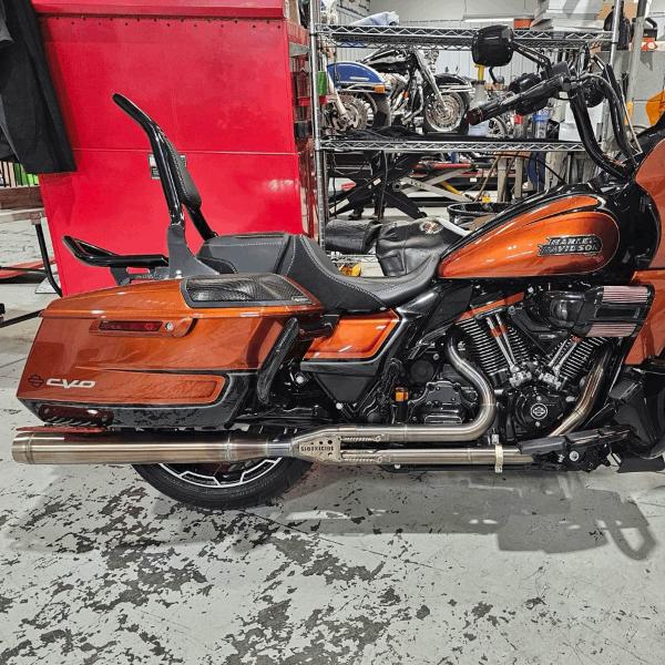 M8 ツーリング 2-1フルエキゾーストマフラー (フルレングス) Siouxicide Chopp...