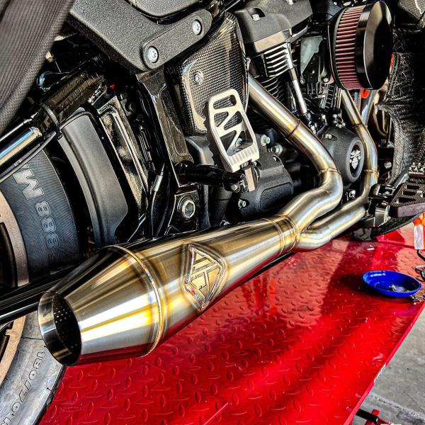 SP Concepts Big Bore フルエキゾーストマフラー M8 ソフテイル