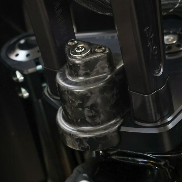 ハーレー 2024以降 ロードグライド カーボン・ロックカバー (フォージド柄)  スラッシンサプラ...