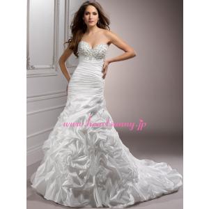 ウェディングドレス スパンコール飾りハートネック...の商品画像