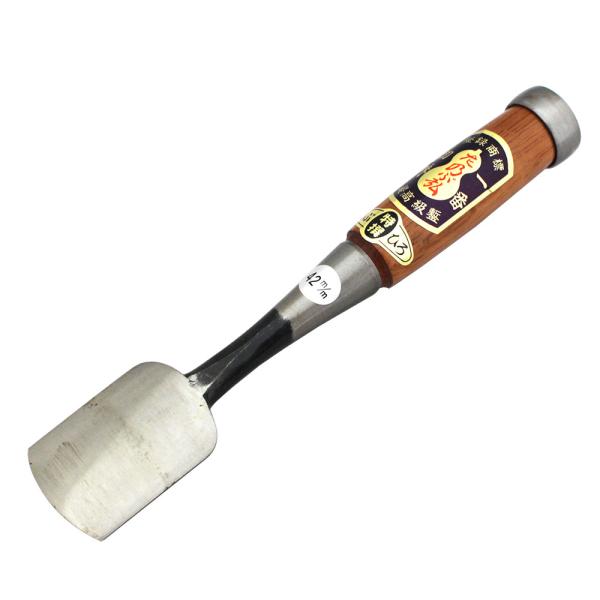 播州三木 岩崎のみ 左のぶ弘 赤樫 裏丸追入鑿 寸四(42mm)