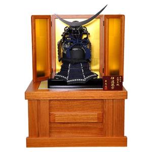 五月人形 上杉謙信 鎧 平台飾り 鎧飾り 赤塗南蛮甲冑飾り 金屏風 弓