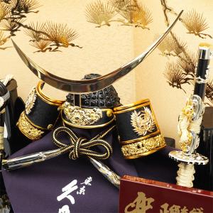 久月作 5号 伊達政宗公ノ兜 遠山松二曲屏風収...の詳細画像3