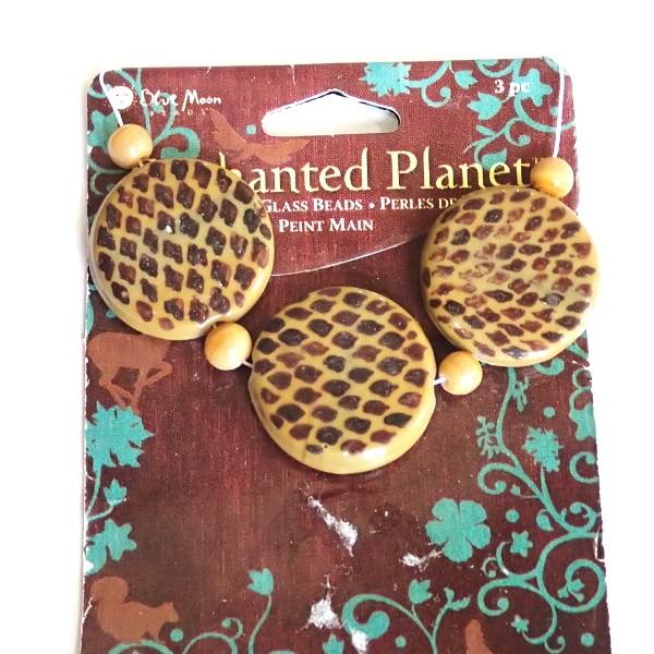 10048-《Blue Moon Beads》　ガラスビーズ　（模様・片面のみ）２６ｍｍ　３個/１セ...