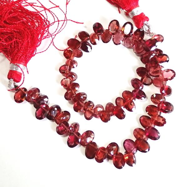 10216-《天然石　1連売り》ガーネット　カットオーバルドロップ　平均６．５ｘ５~６ｘ４ｍｍ　約２...