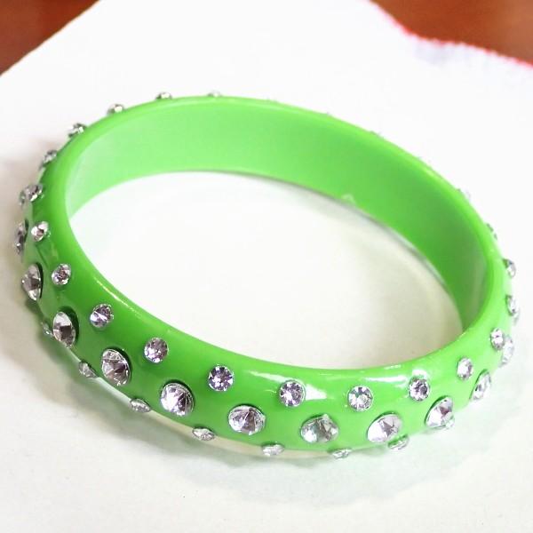 10538-『ブレスレット』　ラインストーン　バングル　グリーン　内径６．８cm　１１mm巾　１個