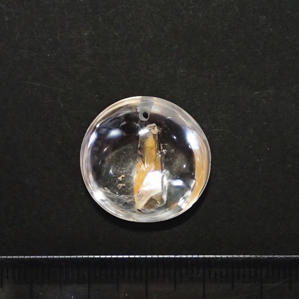 1098-《天然石ペンダント》　水晶ｉｎ水晶　約２１ｘ２２mm（６．８ｇ）　１個