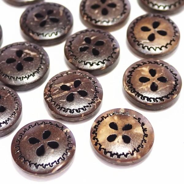 12208-【ウッドビーズ】　ボタン　１３mm　４ホール　２０個/１パック