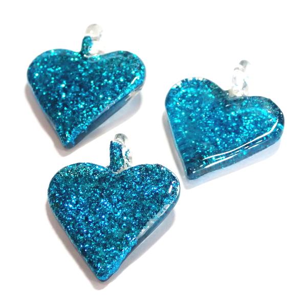 12259-〔ガラス〕　ペンダント　ハート　ラメブルー　３６ｘ２８mm　１個