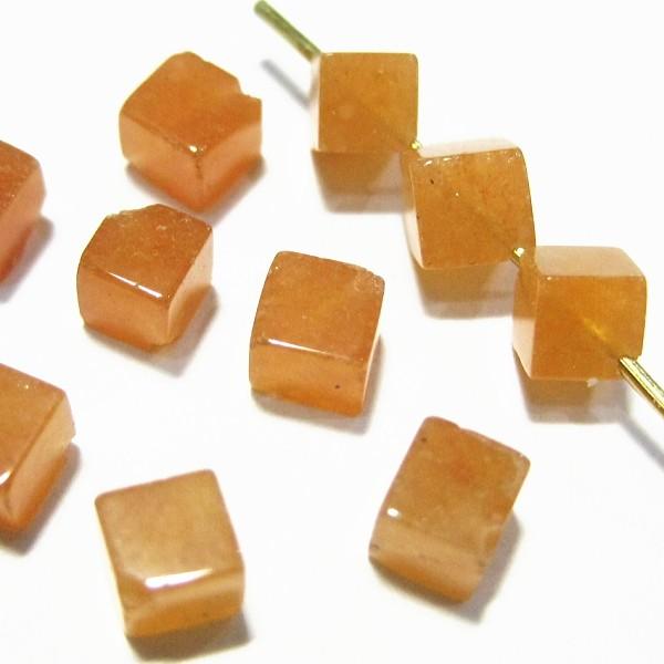 1254-《天然石いろいろ》　スクエアキューブ　ピーチアベンチュリン　４mm　１０個/１パック