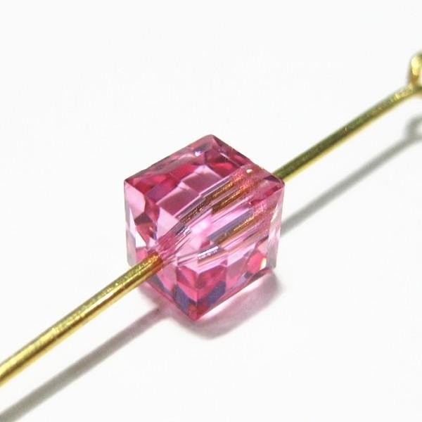 13225-swarovski　＃5601　ローズ　６mm　１個