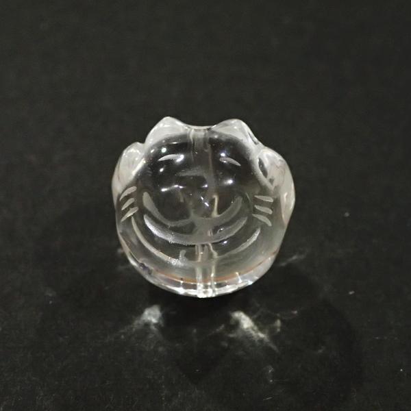 1397-《天然石いろいろ》　水晶　彫り　両手上げ招き猫　約１７．４x１７．９mm　１個