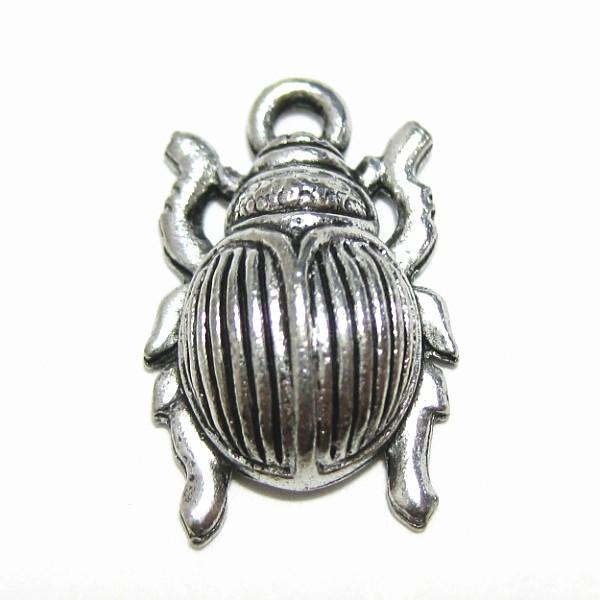 15009-【ＮＹピューター】　コガネムシ　チャーム　銀古美　１７x１１mm　５個/１セット