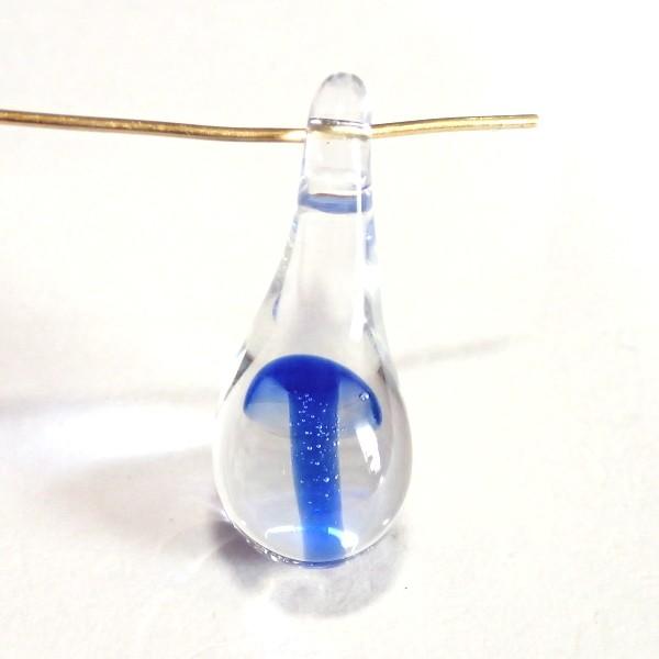 20563-《チェコハンドメイドガラスの中にきのこ》　サファイア　２８ｘ１１ｍｍ　1個