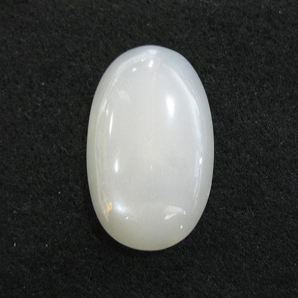 21220-《天然石ペンダント》　シルバームーンストーン　約３４ｘ２１mm（８．６ｇ）　１個