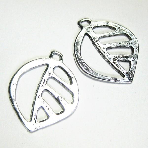 21373-《メタルチャーム・パーツ》　葉っぱ　銀古美　２７ｘ２２mm　５個/１セット