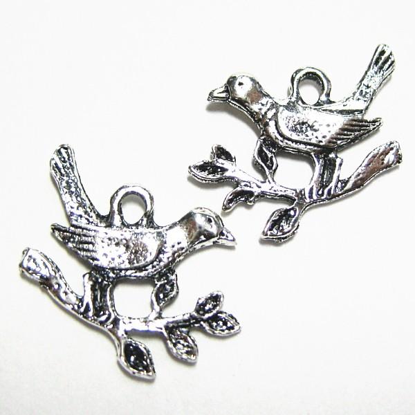 21469-《メタルチャーム・パーツ》　小鳥　銀古美　２０ｘ１４mm　１０個/１セット