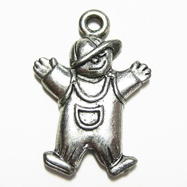30683-【ＮＹピューター】　男の子　チャーム　銀古美　１７mm　５個/１セット