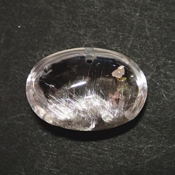 30760-《天然石ペンダント》　シルバールチルクォーツ　約２２ｘ１５mm（３．９ｇ）　１個