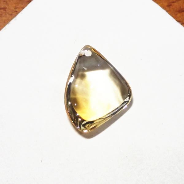 30766-《天然石ペンダント》　シトリン　約１７ｘ１３mm（１．９ｇ）　１個