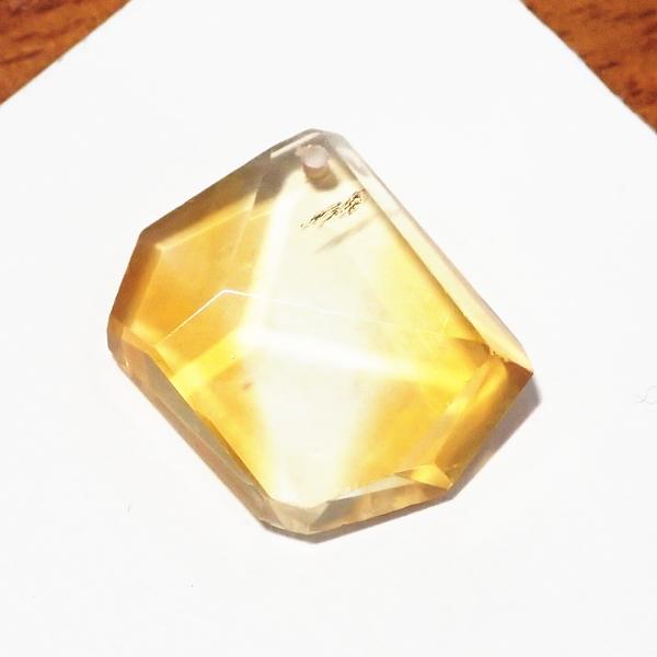 30768-《天然石ペンダント》　シトリン※カット有※　約２３ｘ１９mm（５．４ｇ）　１個