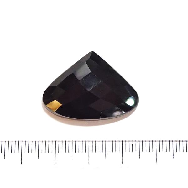 30828-『天然石ルース』　オニキス（ホール無）※カット有※　約２９ｘ２１mm（５．７ｇ）１個