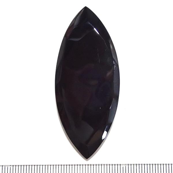 30833-『天然石ルース』　オニキス（ホール無）※カット有※　約５７ｘ２４mm（１２．７ｇ）１個