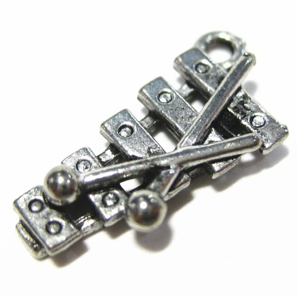 4326-【ＮＹピューター】　鉄琴　チャーム　銀古美　１７mm　５個/１セット