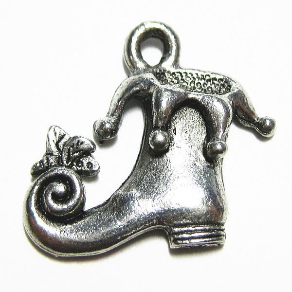 5247-【ＮＹピューター】　魔法の靴　チャーム　銀古美　１３mm　５個/１セット